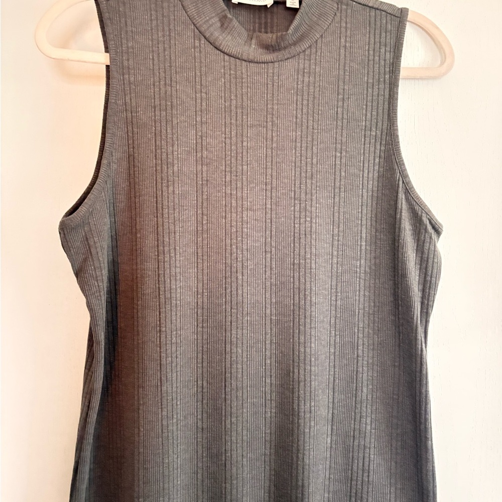 Gray Sleeveless Ribbed Top